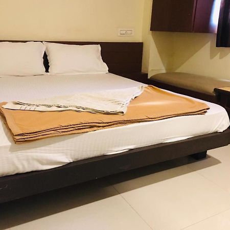 Staymaker Bright Palace Residency Shivamogga Exteriör bild